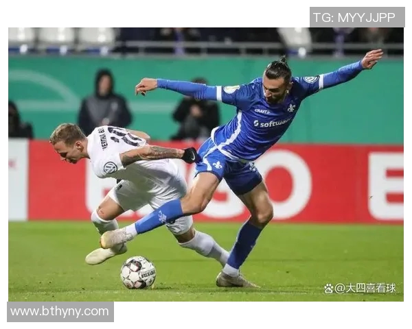 沙尔克04主场胜利!排名攀升,球迷欢呼雀跃 沙尔克04主场胜利!排名攀升,球迷欢呼雀跃