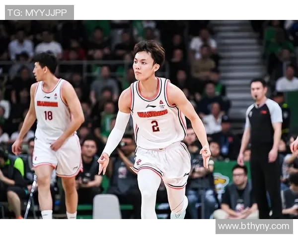 广东队与江苏队激战正酣CBA赛场精彩瞬间回顾与分析